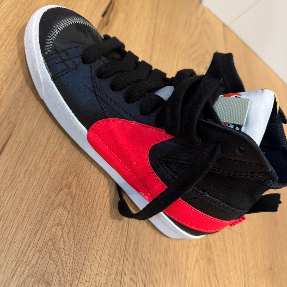 Nike men’s jumbo blazer size 8